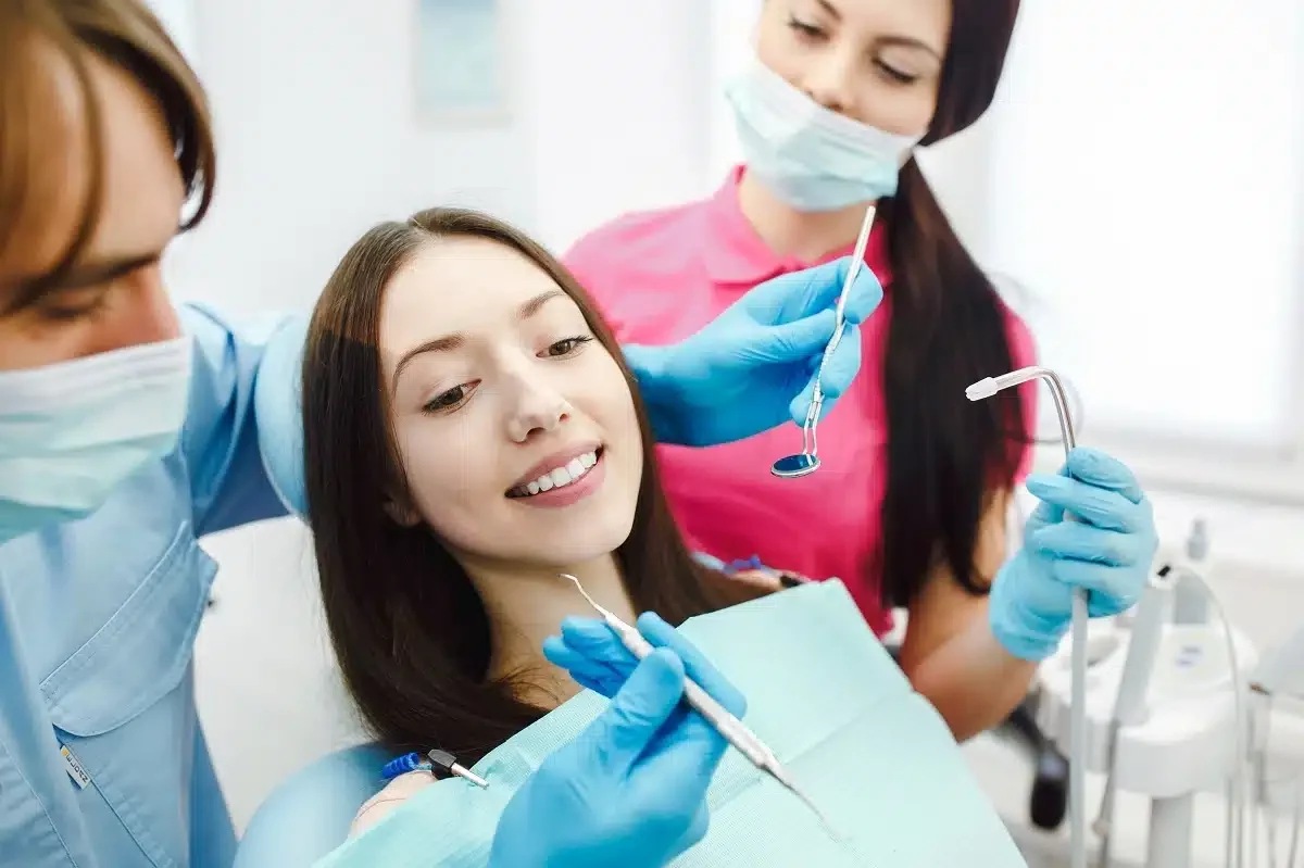 female under cosmetic dentistry treatment In melbourne